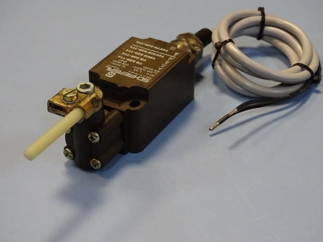 Краен изключвател Schmersal T4V7H336-11z limit switch 220V, city of Plovdiv - снимка 3