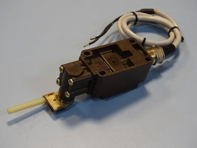 Краен изключвател Schmersal T4V7H336-11z limit switch 220V, city of Plovdiv - снимка 4