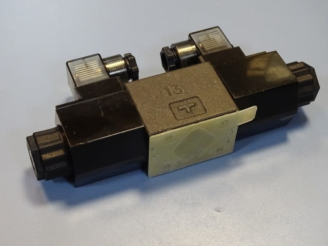 Хидравличен разпределител YUKEN DSG-01-3C4-D24-N1-50 directional valve - снимка 6