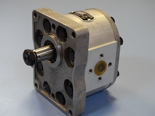 Хидравлична помпа "Хидравлика" А43Х 175Bar Hydraulic pump plessey - снимка 1