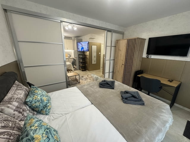 Първи наематели! едностаен, модерен. до общината, city of Varna | Apartments - снимка 2