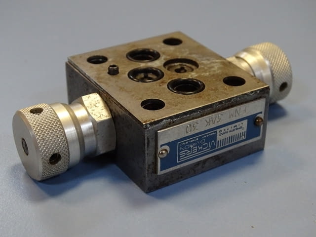 Хидравличен клапан Sperry Vickers FNM 3AK 30 hydravlic check valve - снимка 4