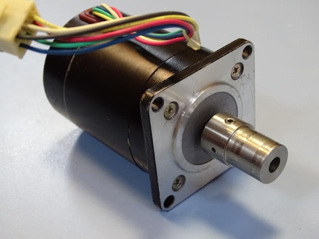 Стъпков мотор VEXTA PH268-23 stepping motor 2-phase 24VDC, city of Plovdiv - снимка 4