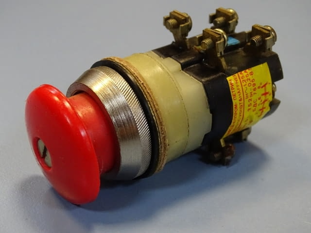 Бутон за аварийно спиране ВТ 352 Елпром Петрич (стоп със завъртане) - снимка 9