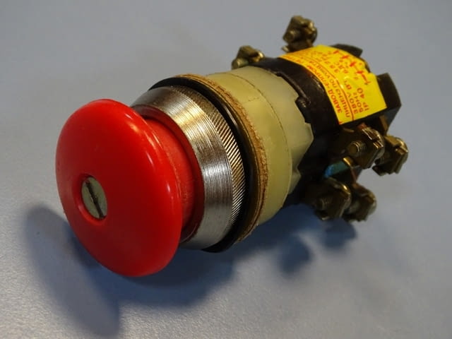 Бутон за аварийно спиране ВТ 352 Елпром Петрич (стоп със завъртане) - снимка 10