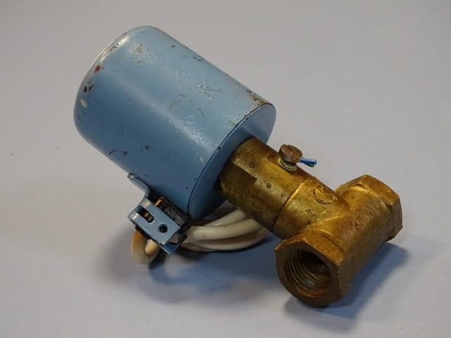 Магнет вентил ВЕ1/2 220V нормално затворен, city of Plovdiv | Industrial Equipment - снимка 1