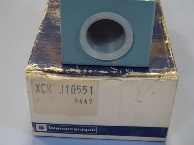 Краен изключвател Telemecanigue XCK-J10551 Limit Switch 380VAC - снимка 9