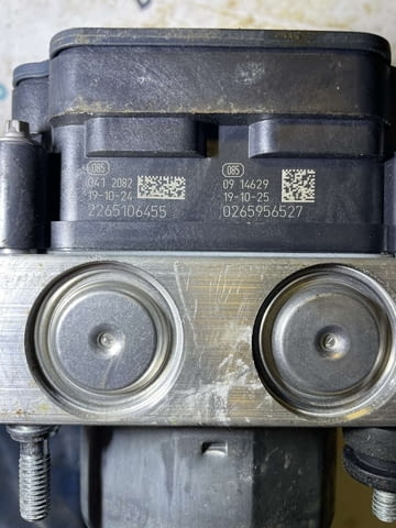 476601842R ABS помпа от Renault Clio 0.9TCe Breaking system - village Kumanovo | Spare Parts - снимка 3