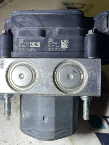 476602738R ABS помпа от Dacia Duster 2, 1.5 DCI, village Kumanovo | Spare Parts - снимка 2