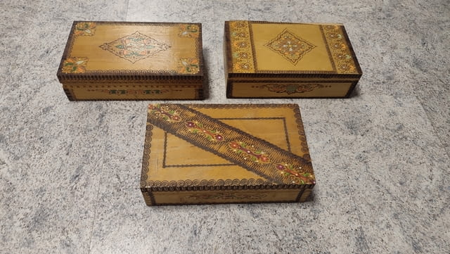 Продавам пирографирани дървени кутии от времето на социализма. - снимка 3