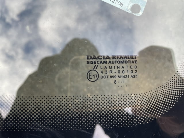 727123813R 43R-00132 предно стъкло със сензор датчик за дъжд от Dacia Duster 2, 1.5 DCI 116 кс., 4x4 - снимка 3