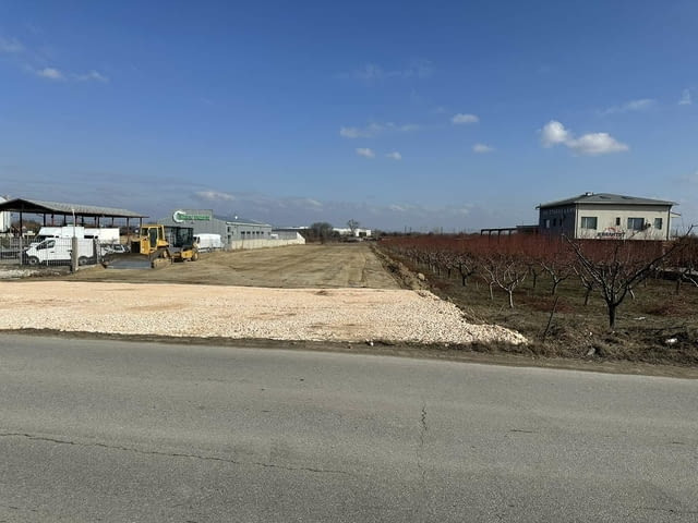 Парцел с лице на пътя проект за хале и разрешение за строеж, city of Plovdiv - снимка 4