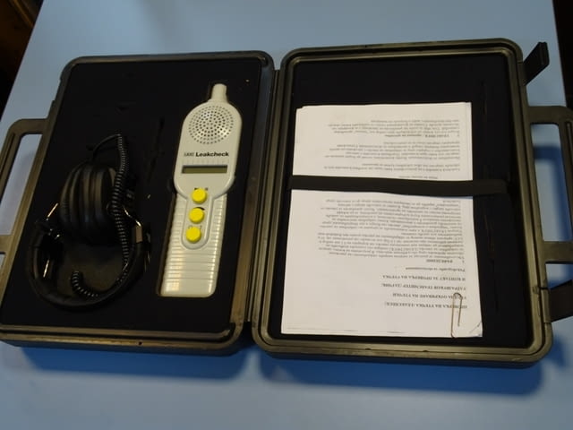 Уред за проверка на утечка UCC Leakcheck Ultrasonic Transmiter Leak Detector UC LD 405 - снимка 1
