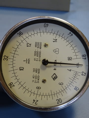 Оборотометър механичен VEB Kombinat Hand-Tachometer TYP H6 40-48000min-1 - снимка 2