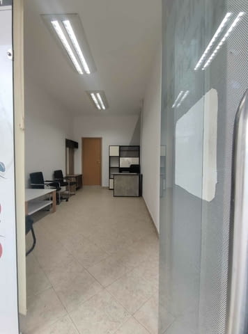 Давам под наем търговско помещение в Кючук Париж Studio, 45 m2, Water, Air Conditioning, Electricity - city of Plovdiv | Offices - снимка 2