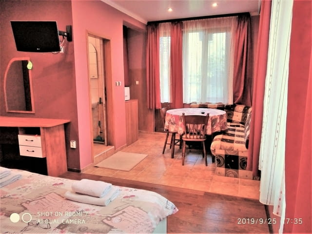 Квартири и Стаи за нощувки близо до Болница Света Марина, Света Петка, Майчин дом - снимка 10