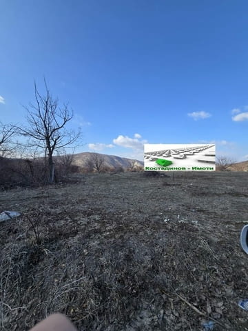 Парцел с сменен статут и лице на пътя 910 м2, За жил.строителство - село Гълъбово | Парцели / Земя - снимка 1