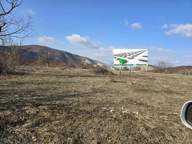 Парцел с сменен статут и лице на пътя 910 м2, За жил.строителство - село Гълъбово | Парцели / Земя - снимка 2