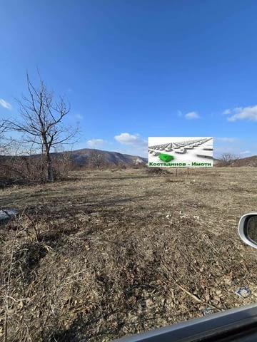 Парцел с сменен статут и лице на пътя 910 м2, За жил.строителство - село Гълъбово | Парцели / Земя - снимка 4