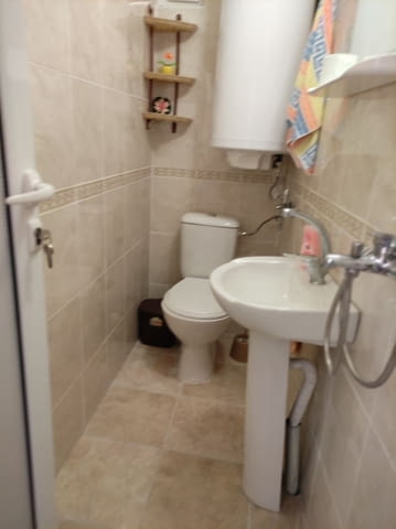 Давам под наем двустаен апартамент на Центъра 2-стаен, 56 м2, Тухла - град Пловдив | Апартаменти - снимка 5