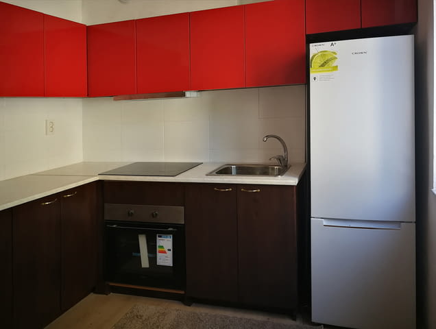 Дава под наем офис, 125кв.м., тристаен апартамент, супер център - снимка 4