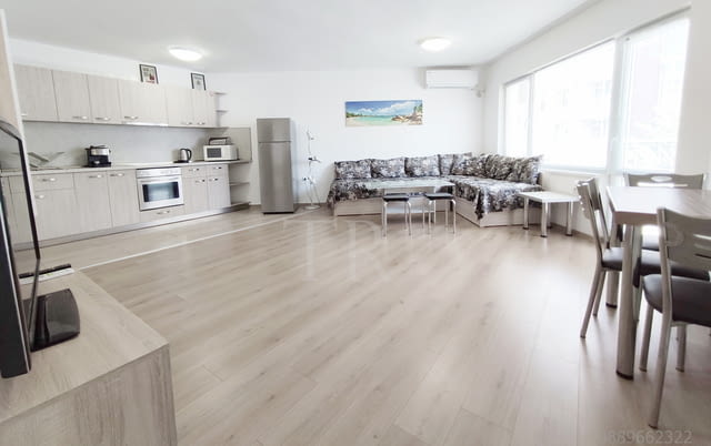 100 метра до Морска градина, тристаен апартамент ”Плаж 3” за нощувки, ж.к. Лазур, Бургас, под наем - снимка 1