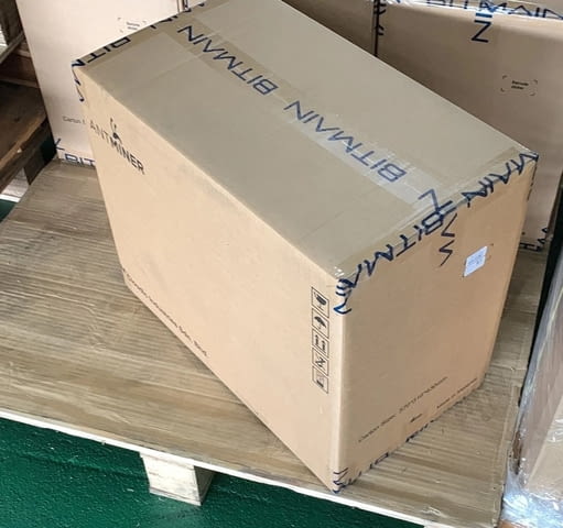 Sale Buy $1000 New Bitmain Antminer L9 16G 17G LTC DOGE Bell coin Scrypt miner server - снимка 1