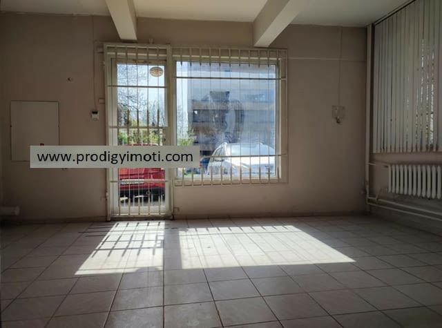 Предлагаме магазин на оживено място 67 м2 - град София | Магазини - снимка 1