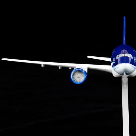 Бойнг 787 самолет модел макет Azerbaijan метален лайнер полет самолети стюардеса пилот - снимка 5
