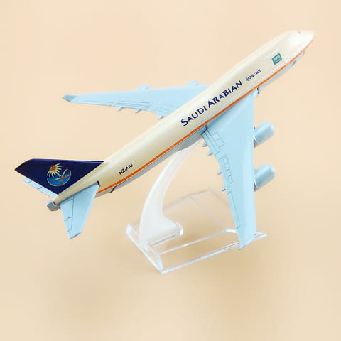 Бойнг 747 самолет модел макет Saudi Arabian метален лайнер Boeing международни полети - снимка 4