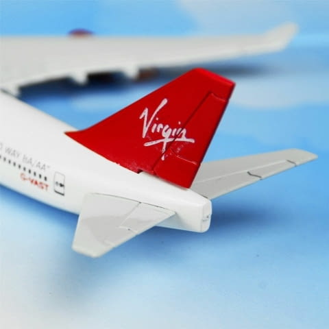 Бойнг 747 самолет модел макет Virgin Atlantic метален черна кутия стюардеса - снимка 6