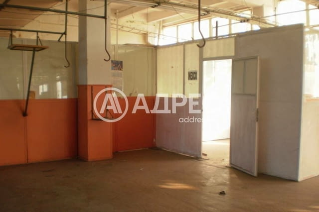 Просторен цех под наем в Промишлената зона на гр. Сандански, city of Sandanski - снимка 3