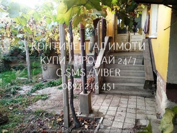 Код 62973. Едноетажна къща 70м2 с двор 320м2 с гараж. Къщата се състои от 2 спални, всекидневна, кор - снимка 6