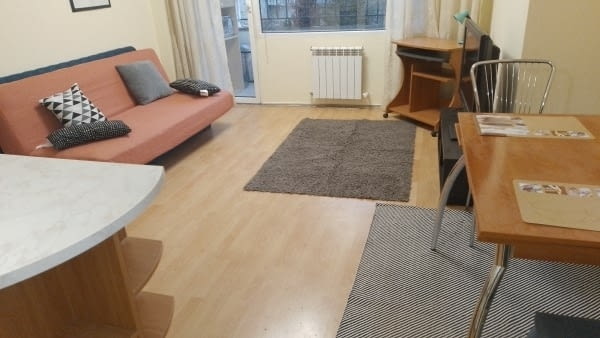 Под наем отдавам ателие-апартамент в центъра на София- Руски паметник след ремонт лукс - снимка 1