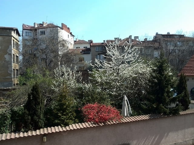 Под наем отдавам ателие-апартамент в центъра на София- Руски паметник след ремонт лукс - снимка 12