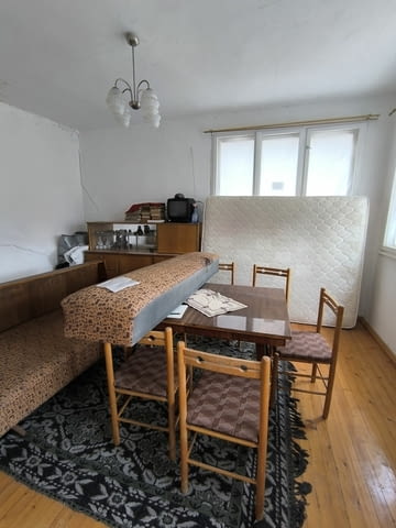 Продавам къща в общ. Перник с. Кралев дол 2-етажна, Тухла, 160 м2 - село Кралевдол | Къщи / Вили - снимка 8