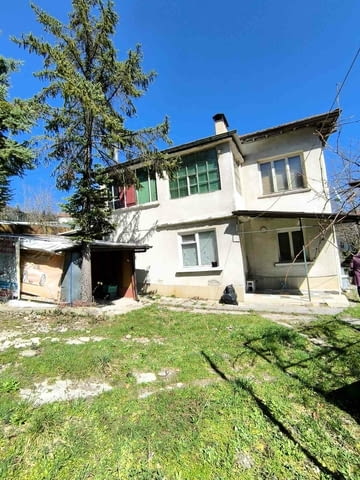 Продавам къща в общ. Перник с. Кралев дол 2-етажна, Тухла, 160 м2 - село Кралевдол | Къщи / Вили - снимка 11