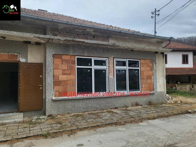 Две къщи в село Войнежа 2-floor, Brick, 290 m2 - village Vojneja | Houses & Villas - снимка 11