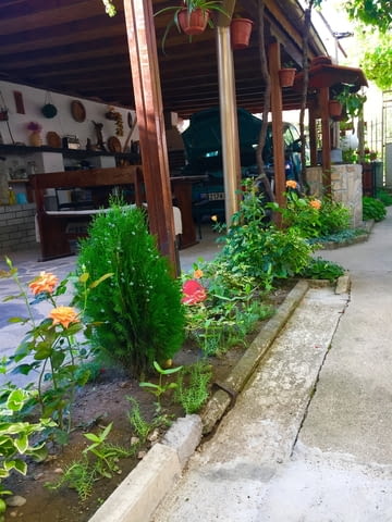 На почивка в Карловските бани Internet, Cable TV, Furnished, Balcony, TV, In the Center, Near by Shop, Near by Park, Near by Food Store - city of Banya | Lodging - снимка 1