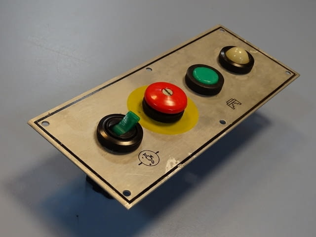 Операторно табло за струг СТ161 - град Пловдив | Промишлено Оборудване - снимка 1