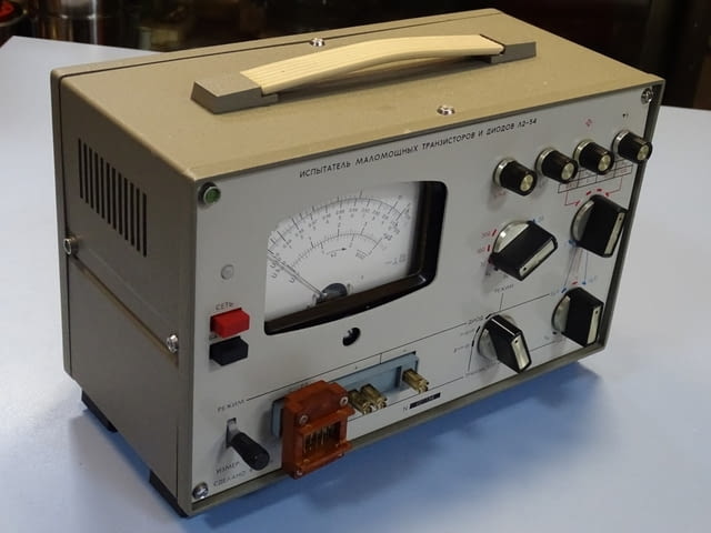 Стенд за проверка на маломощни транзистори и диоди USSR Л2-54 - снимка 9