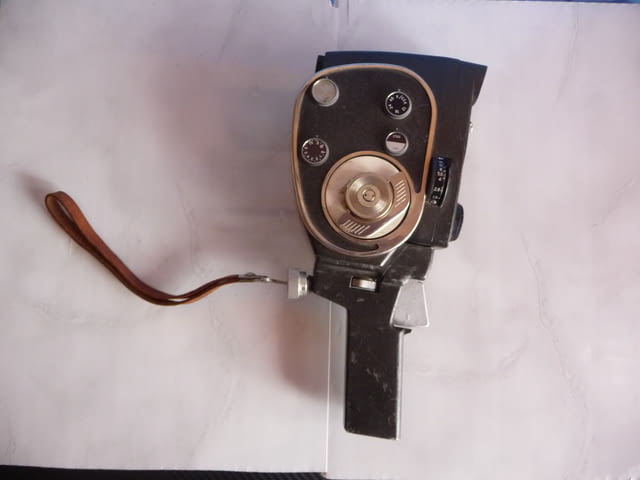 Видео камера Кварц 2 х 85 1 М Made in USSR видео лента филм руско производство - снимка 1