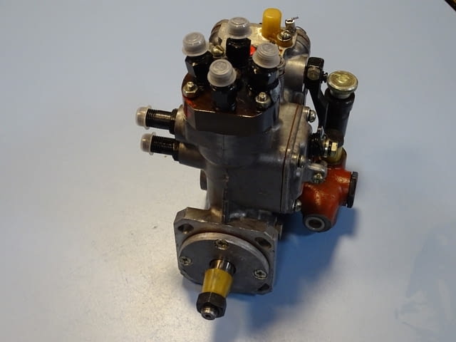 Горивно нагнетателна помпа (ГНП) за трактор "Владимировец" 48.1111004 ВЗТА Д3900 - снимка 3