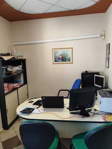 Продавам офис в центъра на гр. Шумен 98 m2, Water, Gas, Internet, Cable TV, Air Conditioning, In Regulation, Security System, Phone, Electricity - city of Shumen | Offices - снимка 8