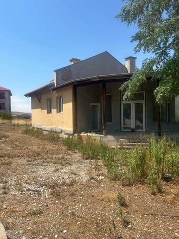 КЪЩА с двор в с. Марково - Пловдив 2-етажна, Тухла, 152 м2 - село Марково | Къщи / Вили - снимка 1