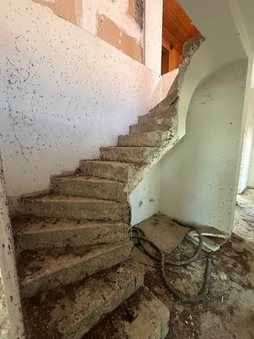 КЪЩА с двор в с. Марково - Пловдив 2-етажна, Тухла, 152 м2 - село Марково | Къщи / Вили - снимка 6