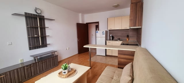 Луксозен обзаведен апартамент с 2 спални на 200м от плажа в Равда - снимка 3