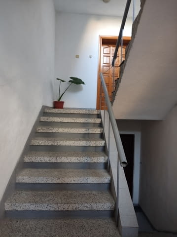 Продавам етаж от къща четиристаен апартамент в супер центъра на Пловдив - снимка 8