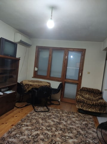 Продавам етаж от къща четиристаен апартамент в супер центъра на Пловдив - снимка 11