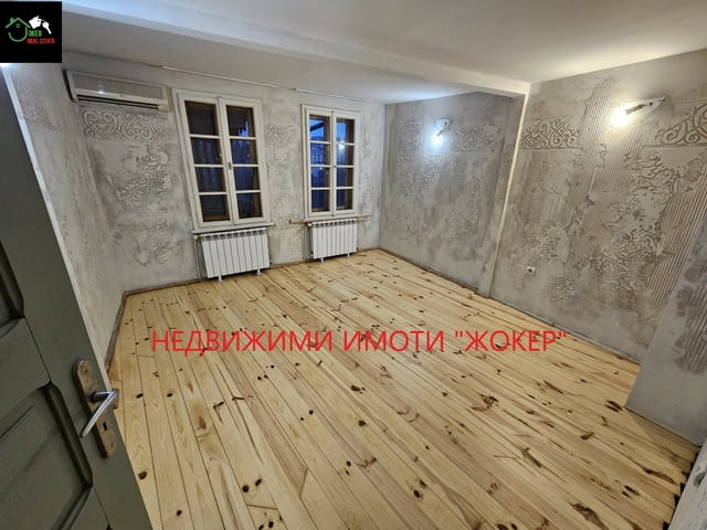 Двуетажна къща в гр. Велико Търново, city of Veliko Tarnovo | Houses & Villas - снимка 8